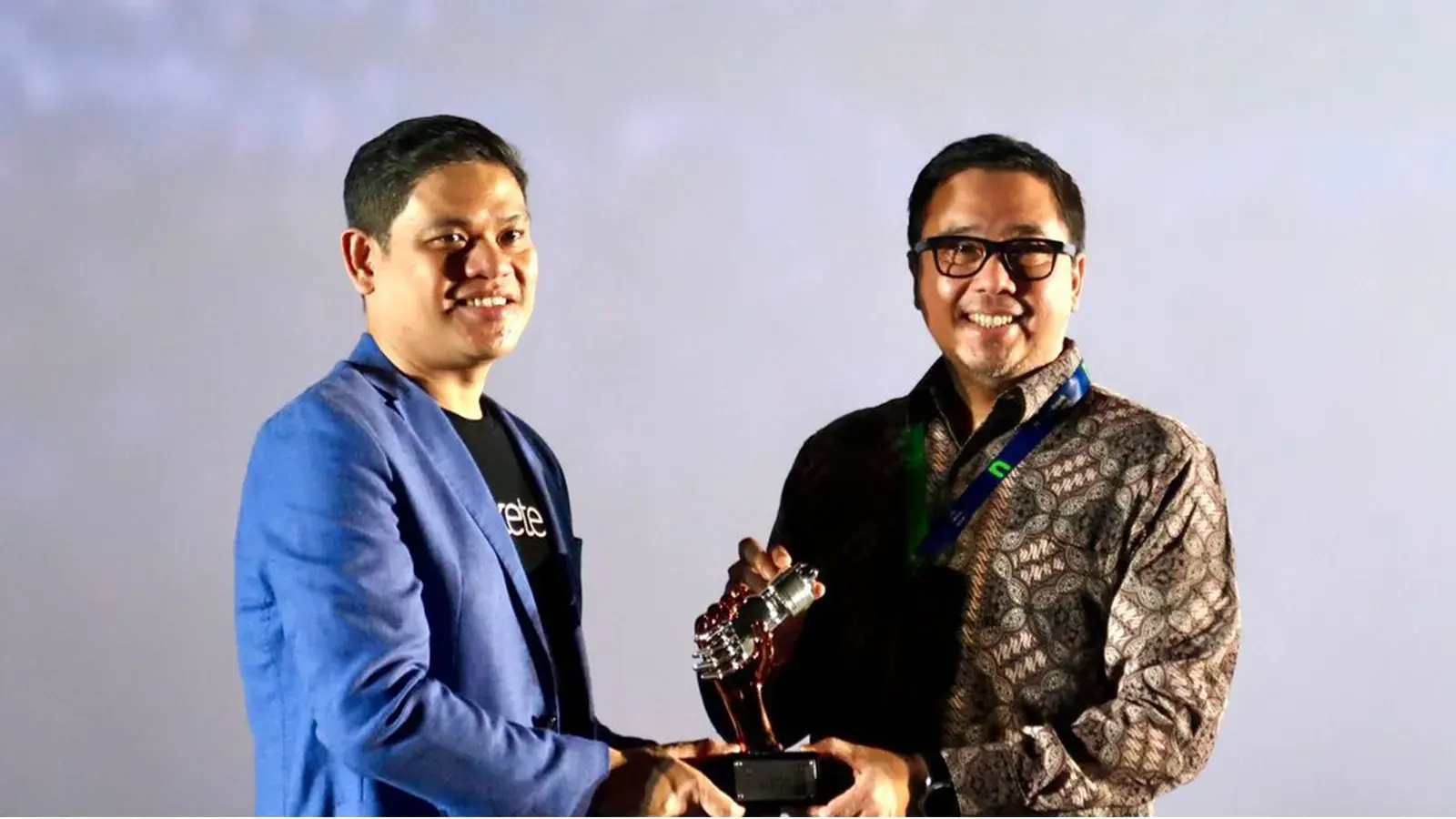 Nanobank Syariah Raih Penghargaan Marketeers OMNI Brands of the Year 2025 untuk Kategori Online-Offline Brand Activation